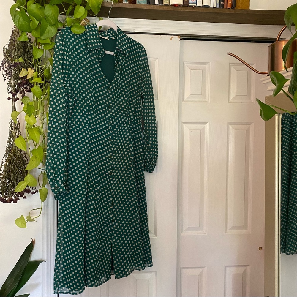 Eva Mendez Green Polkadot Midi Dress. Lovely for work or brunch